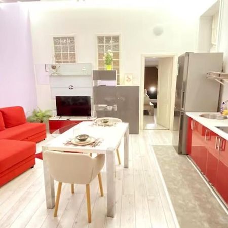 Yes, Yes! Lovely Apartment Good Amenities Budapest Center Eksteriør bilde
