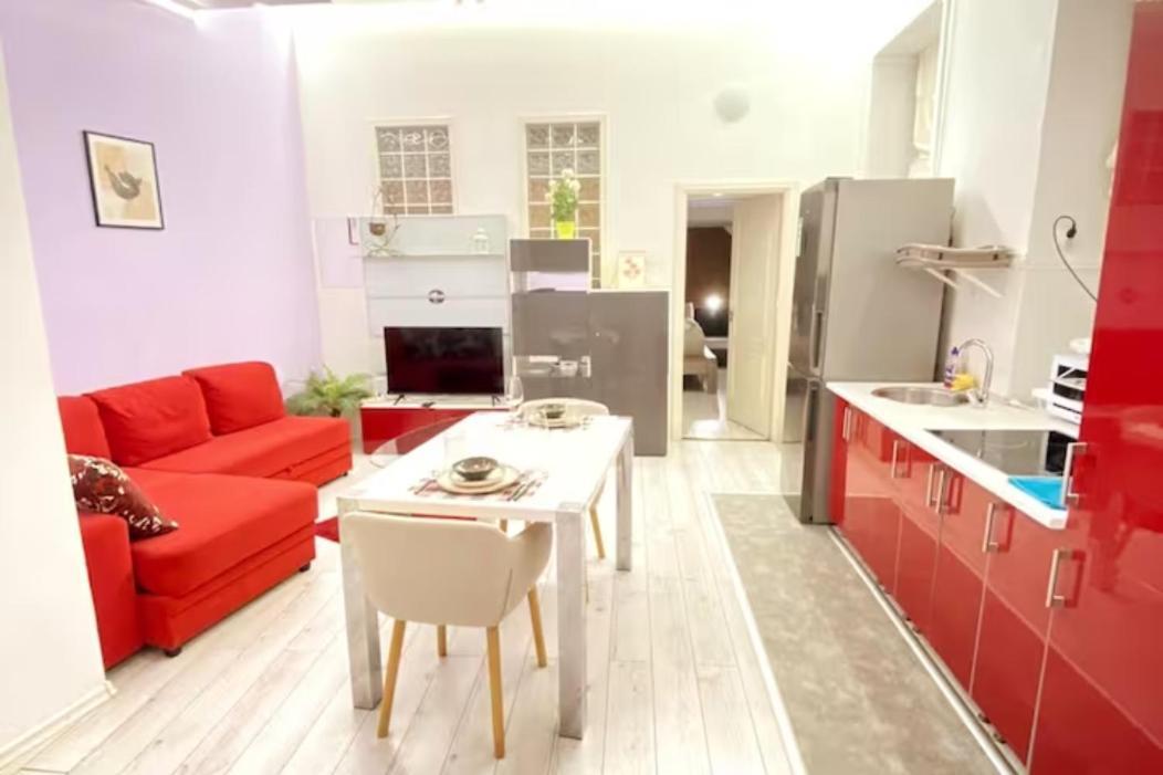Yes, Yes! Lovely Apartment Good Amenities Budapest Center Eksteriør bilde