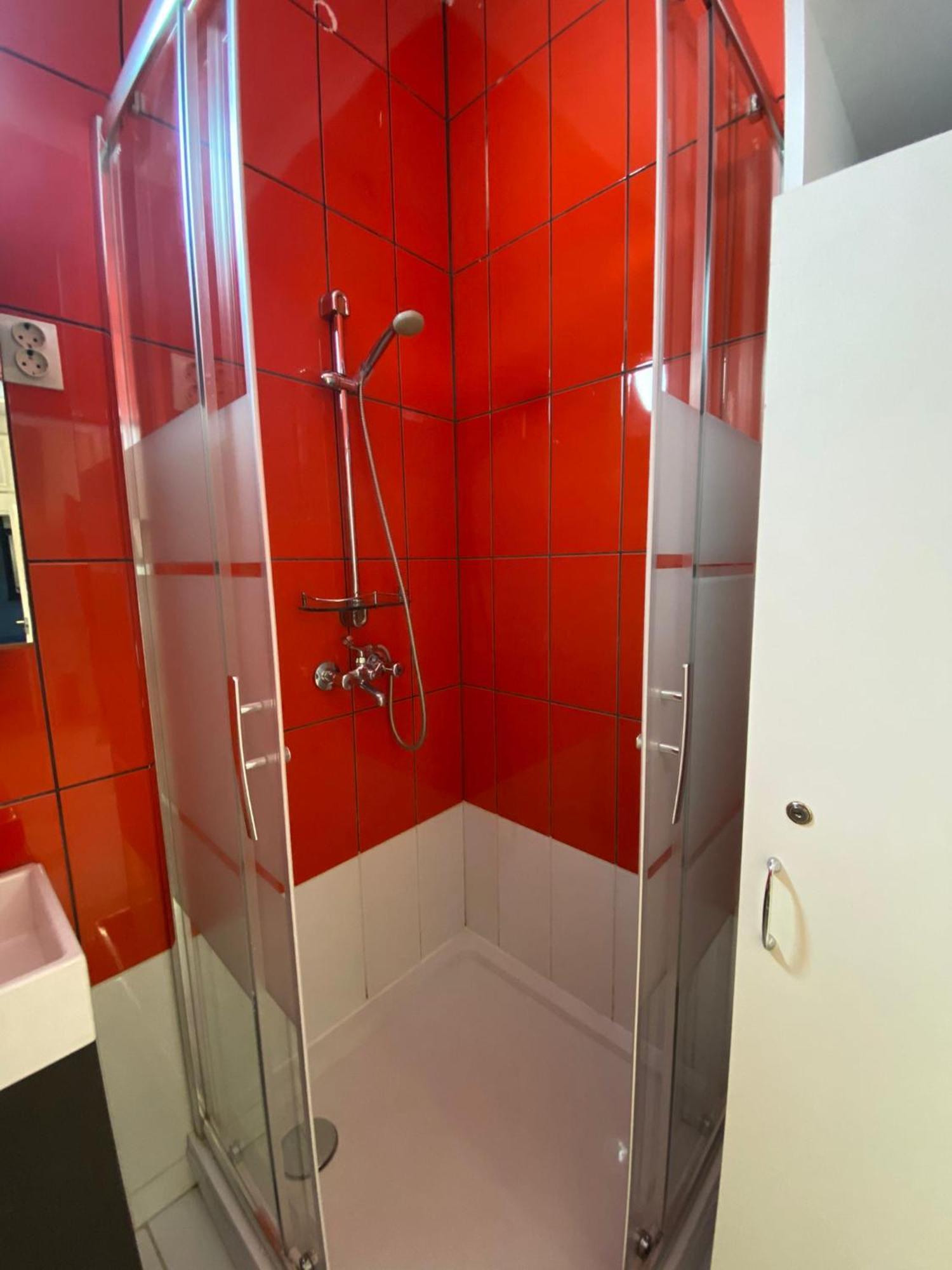 Yes, Yes! Lovely Apartment Good Amenities Budapest Center Eksteriør bilde