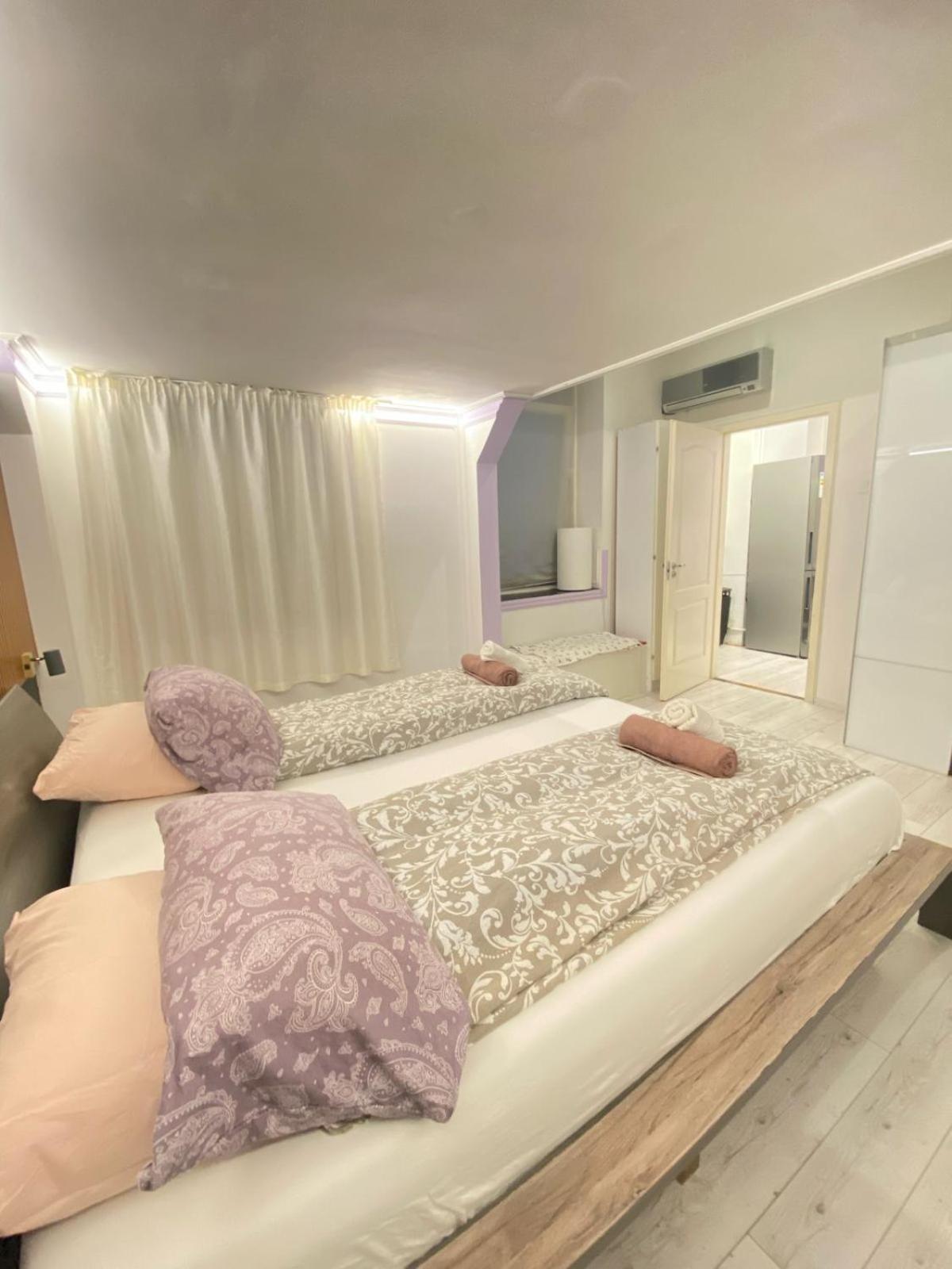 Yes, Yes! Lovely Apartment Good Amenities Budapest Center Eksteriør bilde